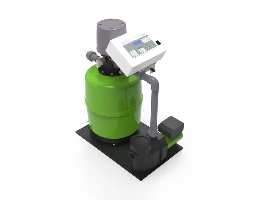 Grünbeck Filteranlage in grüner und schwarzer Farbgebung mit Steuerungseinheit und angeschlossenem Pumpensystem.